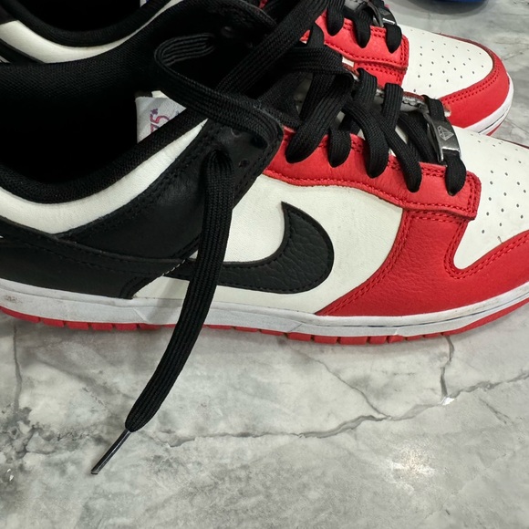 Men’s Nike dunks.  Great Condition - Picture 3 of 5